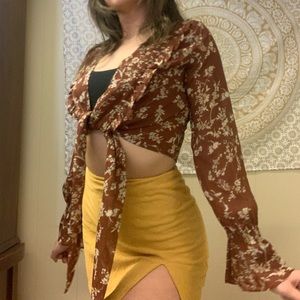 the cutest little tie up blouse from princess polly 🥀